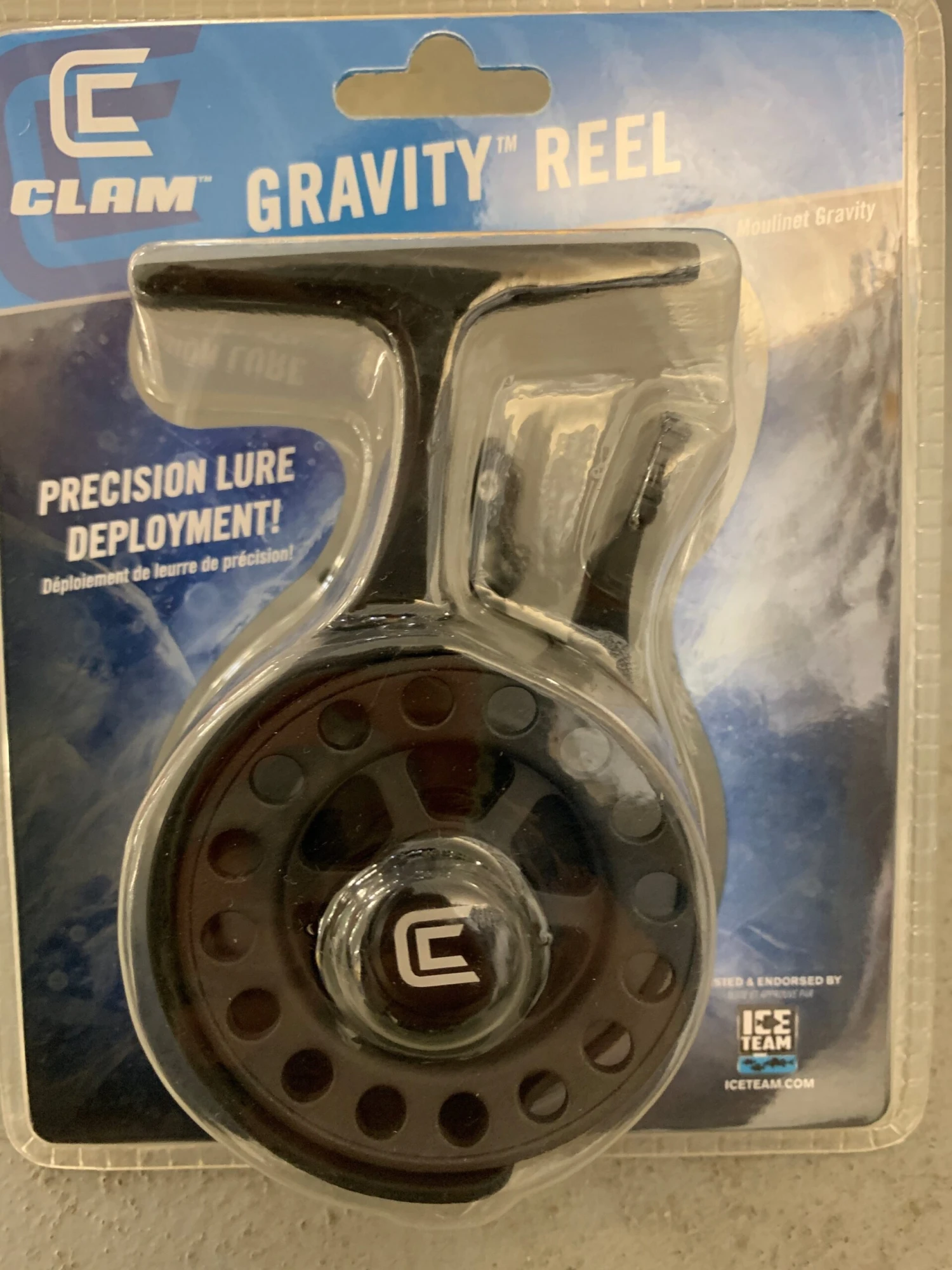 Clam Gravity Reel 3 Clam Gravity Reel